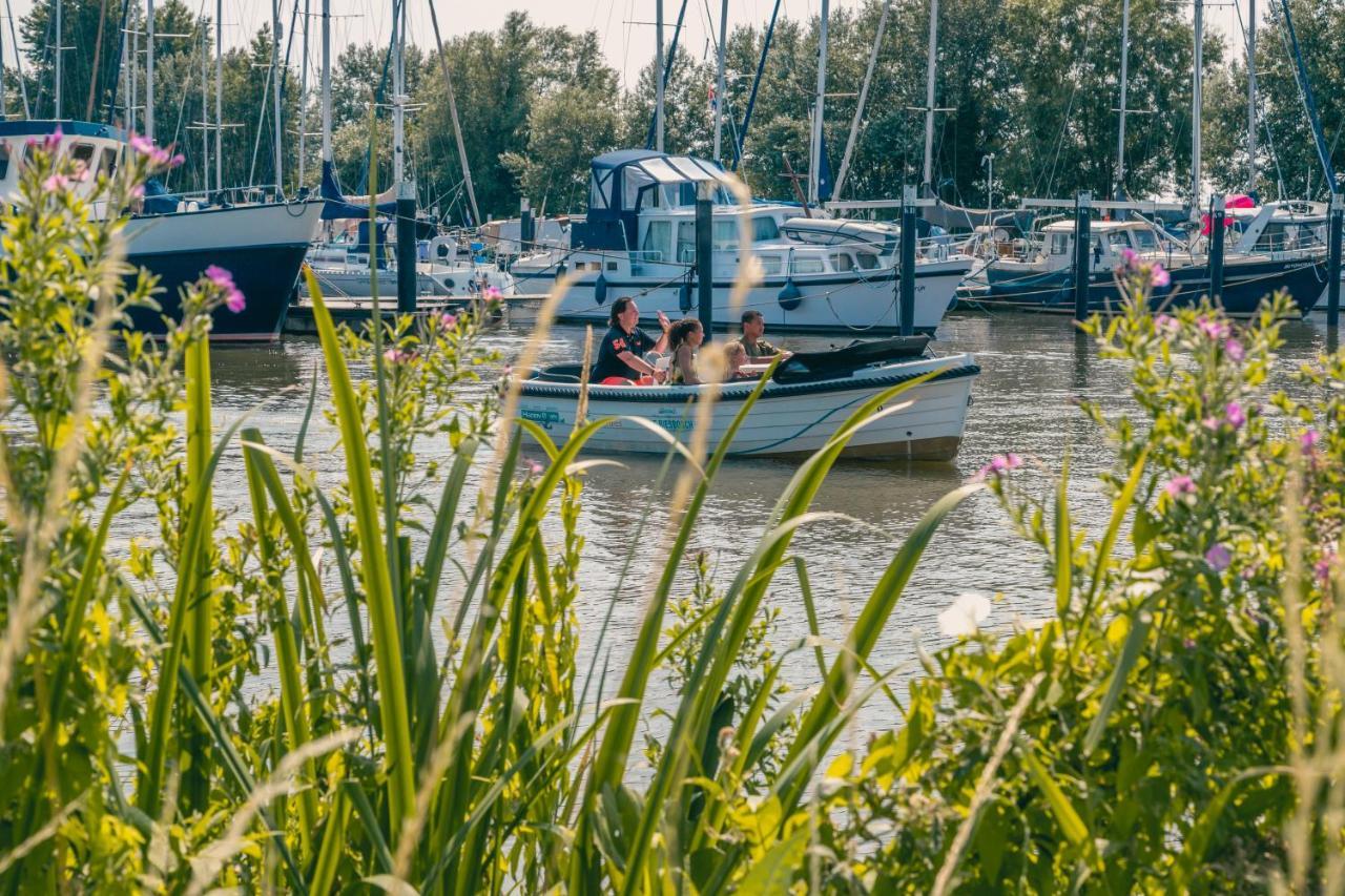 Europarcs De Biesbosch Hotell Willemsdorp Eksteriør bilde